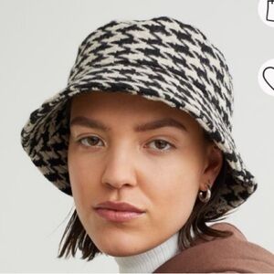 Women’s H&M Houndstooth Print‎ Black & White Bucket Hat Size Medium